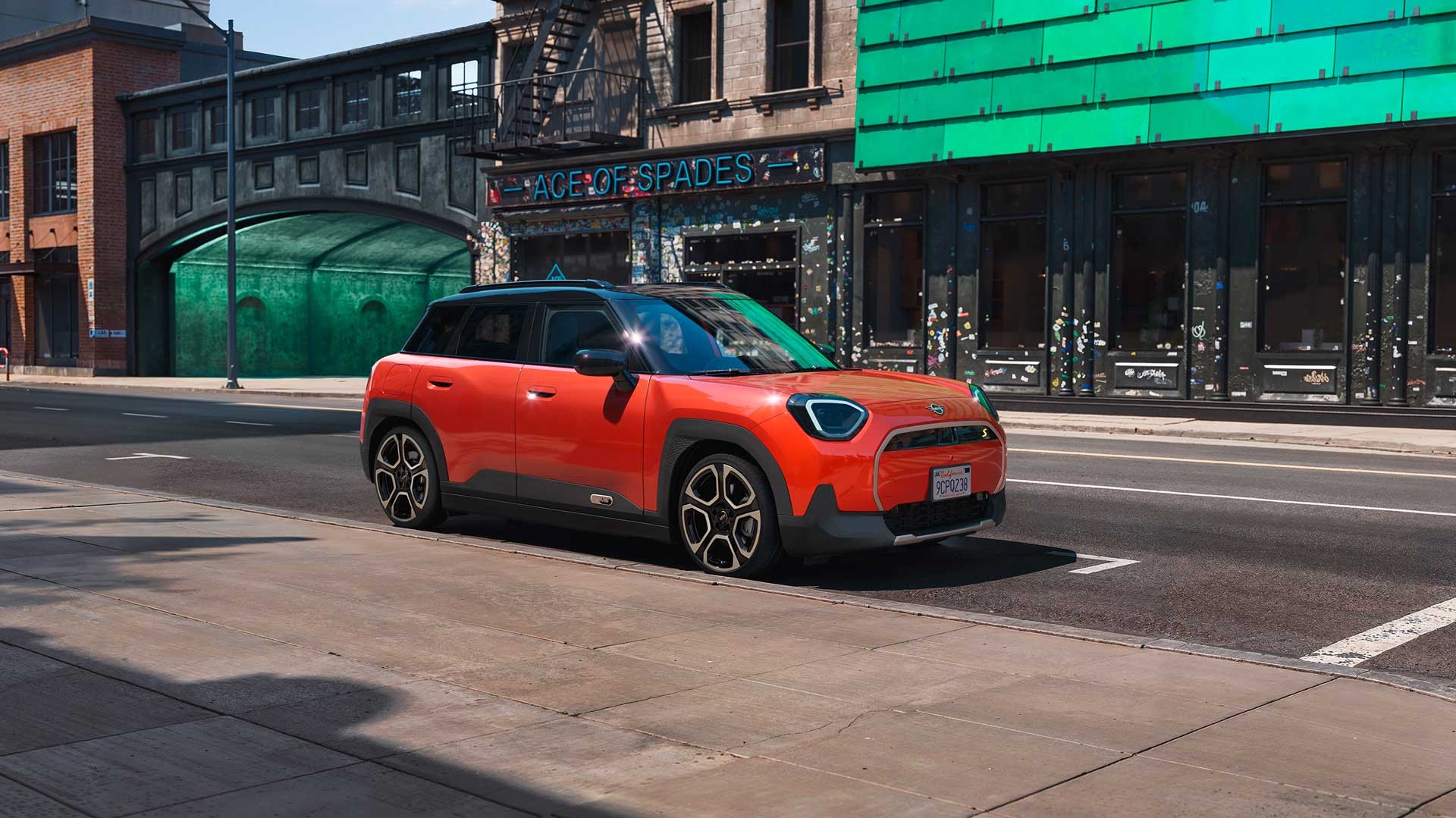 MINI Elektromobilnost - tizer - potpuno električni Aceman